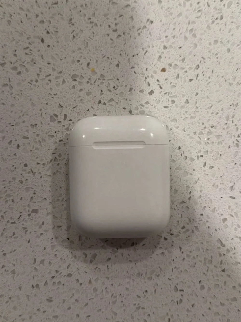 Apple Wireless Earbuds & Charging Case - White